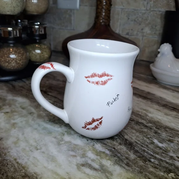 Mary Kay Kisses Shades of Red Lipstick Kisses Lip Prints Coffee Tea Mug Cup - Picture 4 of 8